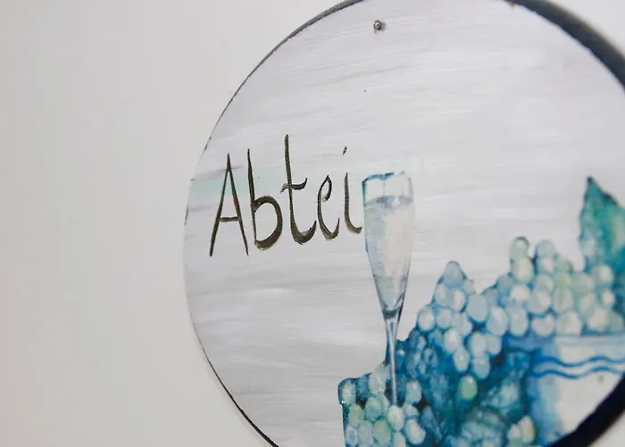 Apartamento Abtei - Wohnen Auf Einem Historischen Weingut *